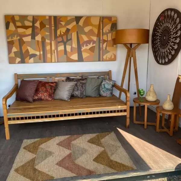 Quadro decorativo abstrato moderno com explosão de cores vibrantes, traços expressivos e textura rica em tinta, ideal para salas e escritórios.