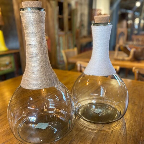 GARRAFÃO DE VIDRO COM DETALHES EM CORDA