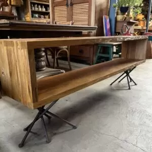 RACK DE TV EM MADEIRA - APARADOR