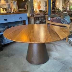 MESA DE JANTAR REDONDA COM TAMPO