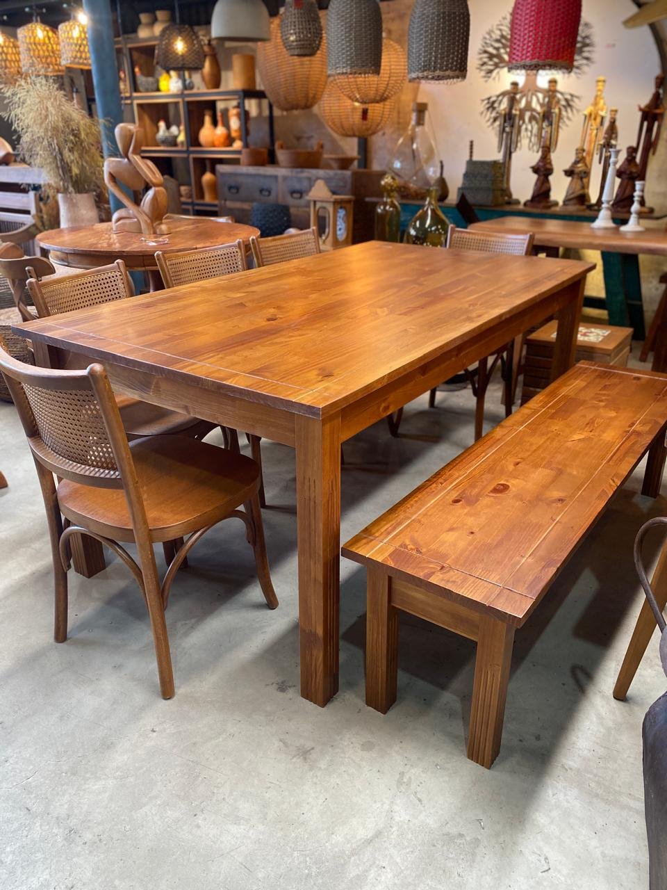 mesa 6 lugares com 2 bancos